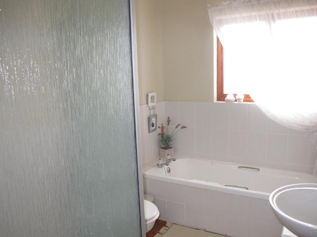 The Bay Lodge Gansbaai Bilik gambar